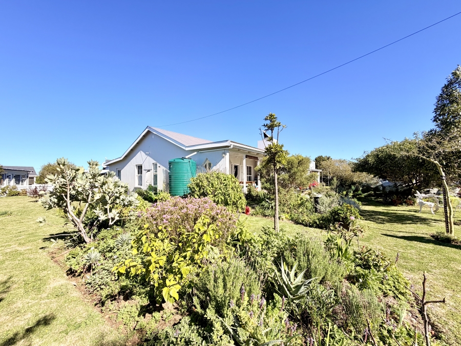 2 Bedroom Property for Sale in Sandbaai Western Cape
